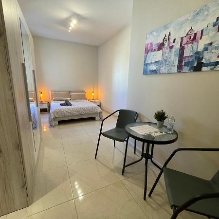 Verdi Apartment - Spacious Modern Apartment, Close To Valletta Santa Vennera ภายนอก รูปภาพ