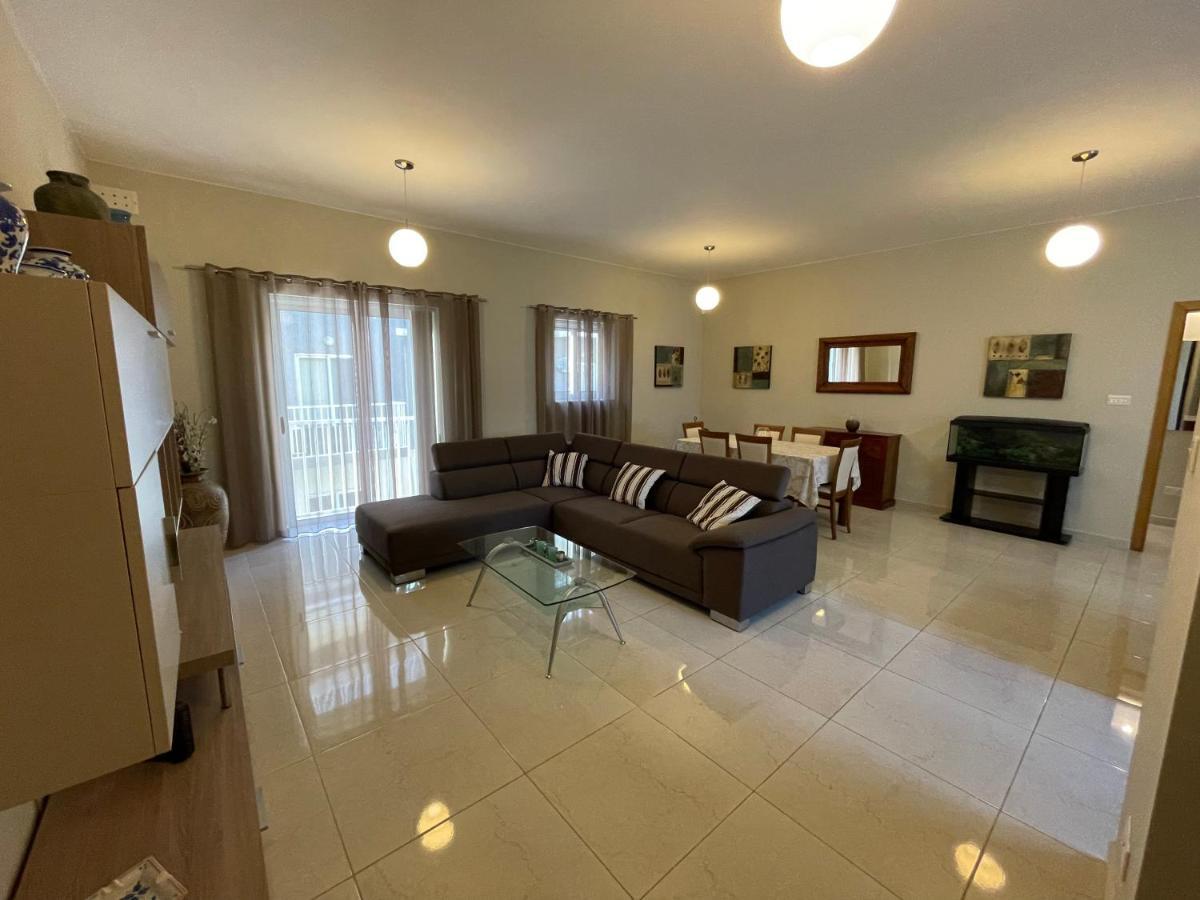 Verdi Apartment - Spacious Modern Apartment, Close To Valletta Santa Vennera ภายนอก รูปภาพ