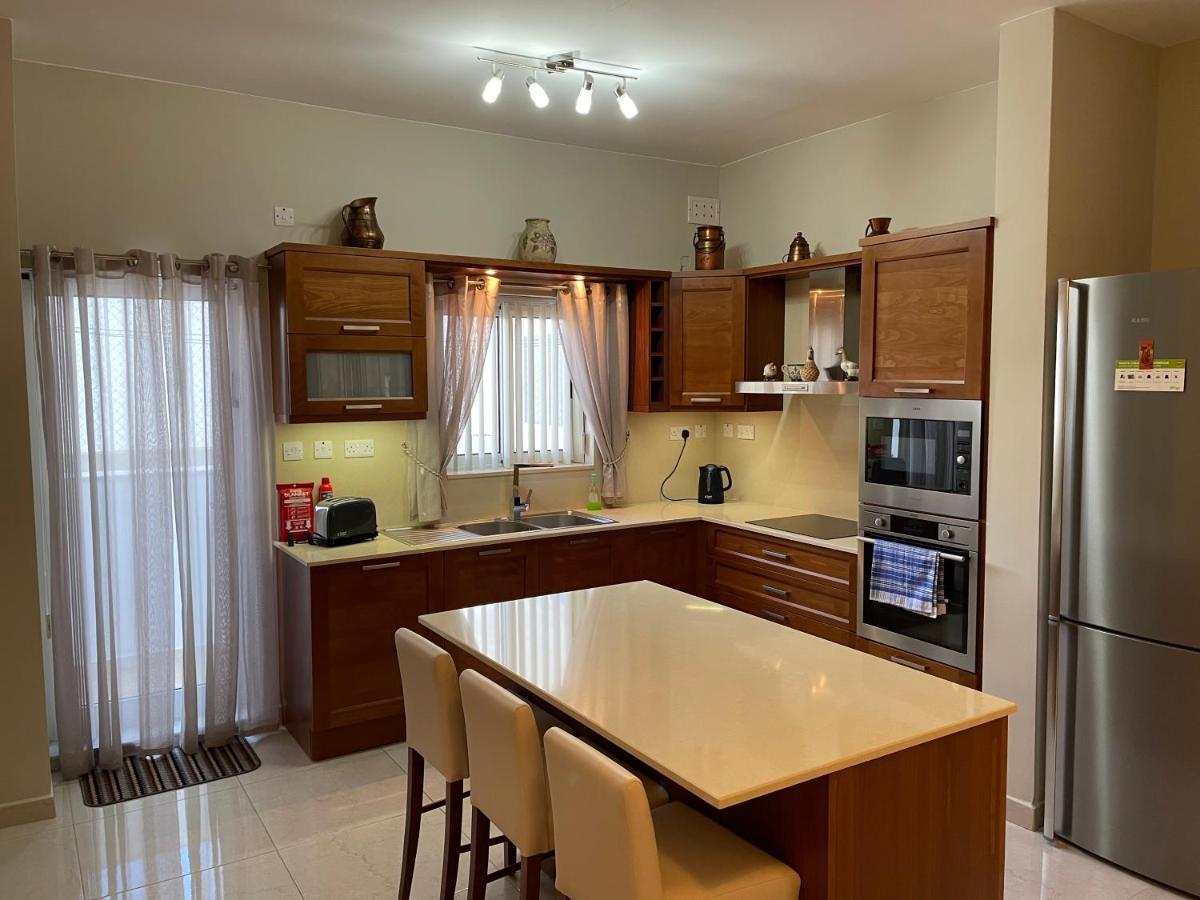 Verdi Apartment - Spacious Modern Apartment, Close To Valletta Santa Vennera ภายนอก รูปภาพ